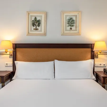 Guadacorte Park Hotell 4*